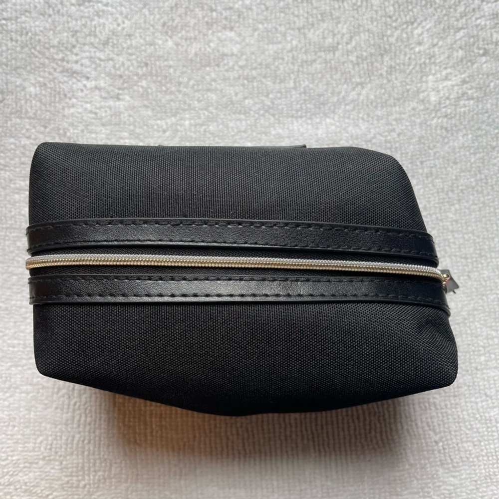 Lot of 28 Samples with Toiletry case - Picture 6 of 6